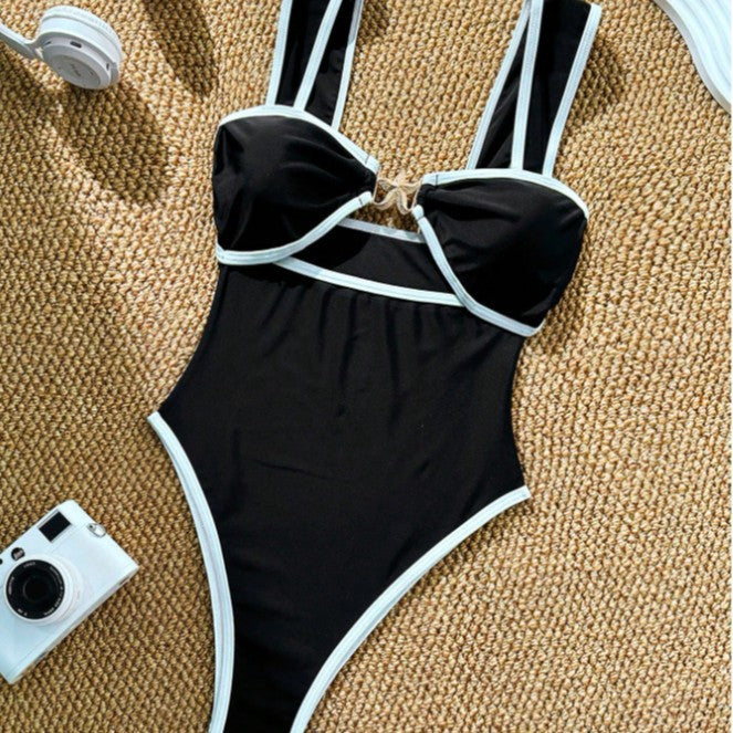 Damen Eleganter Einteiler Badeanzug mit kunstvollen Cut-Out-Details Echo Archiv