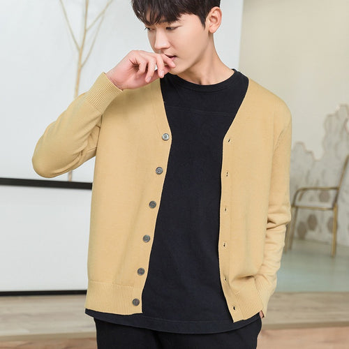 Herren Feiner V‑Ausschnitt-Cardigan aus leichtem Feinstrick mit geripptem Saum Echoarchiv