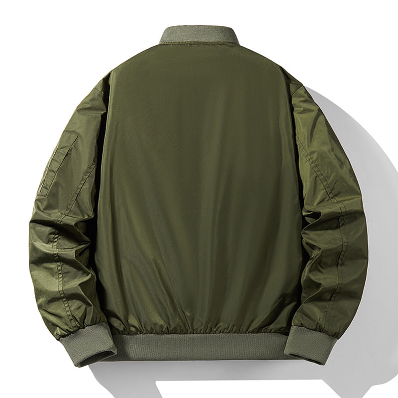 Herren Bomberjacke im Fliegerstil mit kontrastiertem Innenfutter, wasserabweisendem Nylon & Utility-Ärmeltasche Echoarchiv