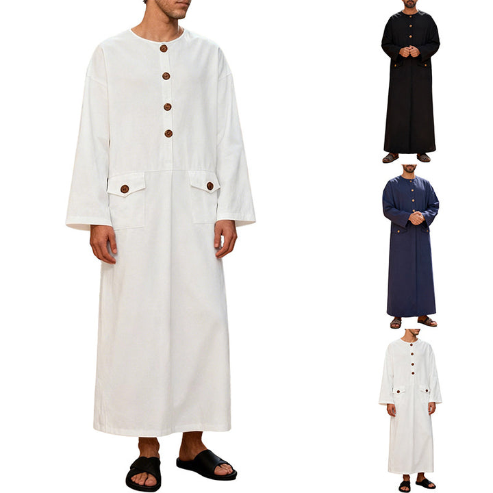 Herren nan langes minimalistisches Gewand mit Rundhalsausschnitt durchgehender Knopfleiste und aufgesetzten Pattentaschen Echo Archiv