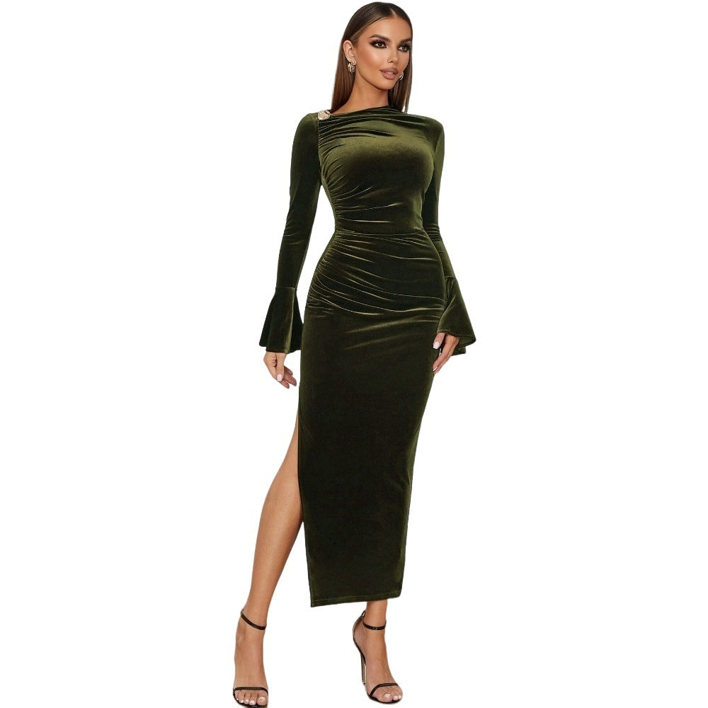 Damen figurbetontes Samt-Abendkleid mit Drapierung Ein-Schulter‑Detail Glockenärmeln und hohem Beinschlitz – Valéora