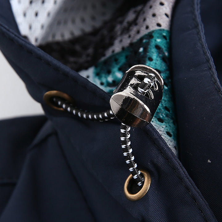Herren leichte wasserabweisende Softshell-Kapuzenjacke mit Reißverschlusstaschen und Ärmeldetail Echoarchiv