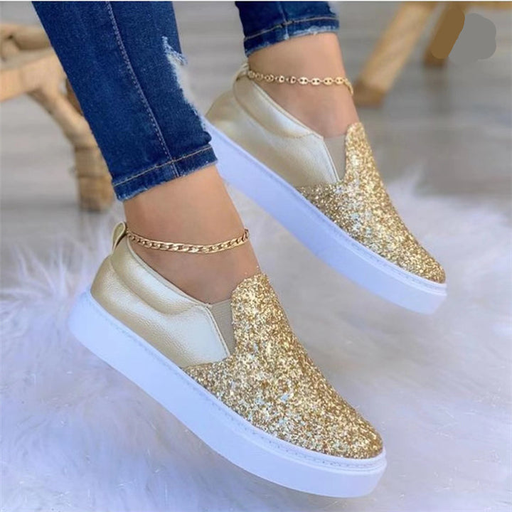 Damen Slip-On Plateau-Sneaker mit Glitzerfront, gepolstertem Fersenbereich und weißer Profilsohle – Névara