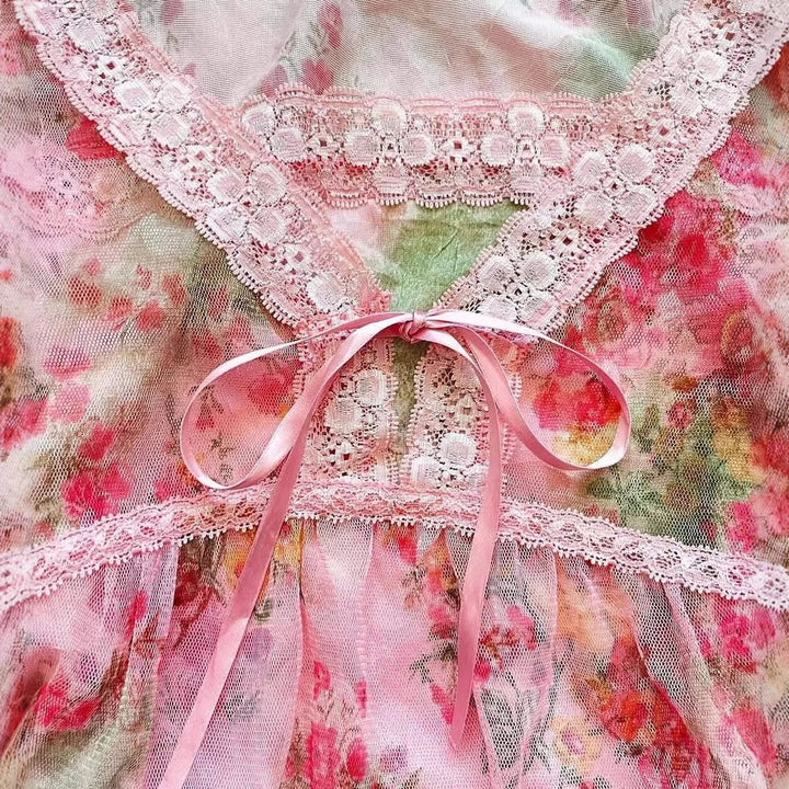 Damen florales Chiffon-Oberteil mit Spitzenakzenten Echo Archiv