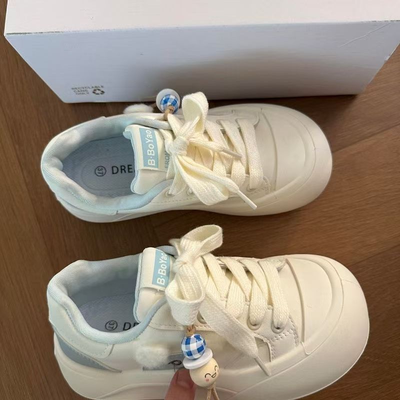 Damen Modische Sneakers mit dekorativen Applikationen und dämpfender Sohle Echo Archiv