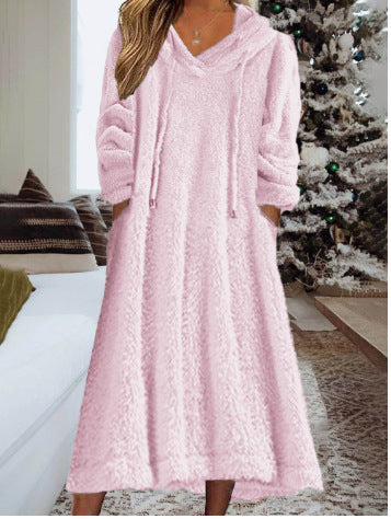 Damen Maxikleid aus Teddy-Fleece mit Kapuze, V-Ausschnitt und Eingrifftaschen Echo Archiv