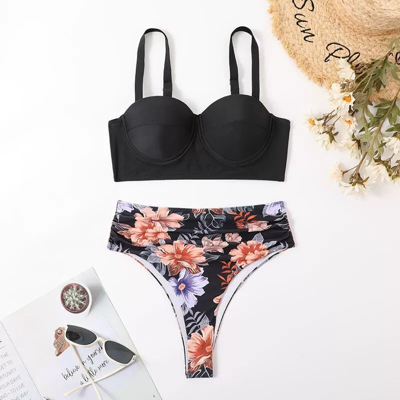 Damen Bikini-Set mit gepolstertem Oberteil und modischen floralem Slip Echo Archiv