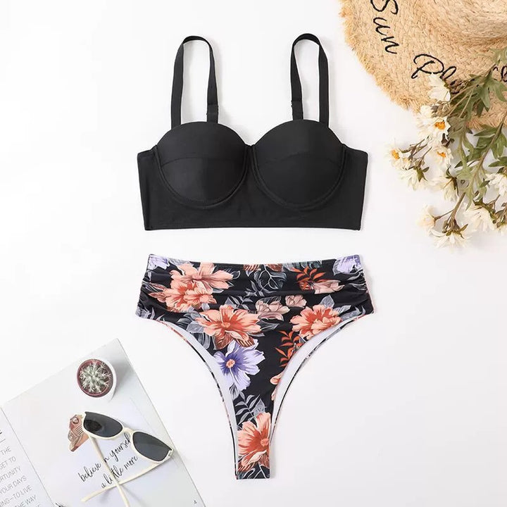 Damen Bikini-Set mit gepolstertem Oberteil und modischen floralem Slip Echo Archiv