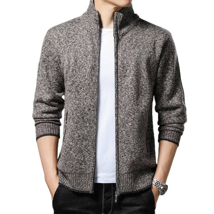 Herren Fleecejacke mit hochgeschlossenem Kragen und praktischen Reißverschlusstaschen Echoarchiv