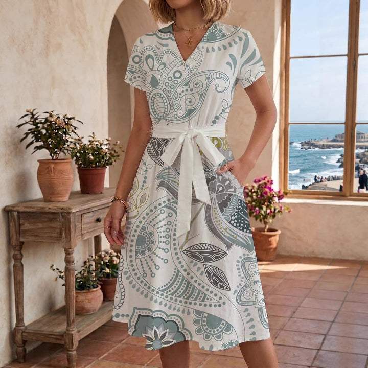 Damen Midikleid mit floralem Motiv und Taillengürtel Echo Archiv