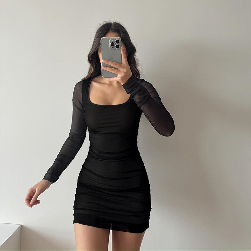 Damen figurbetontes Minikleid mit transparenten langärmeligen Einsätzen und Rüschendetails Echo Archiv