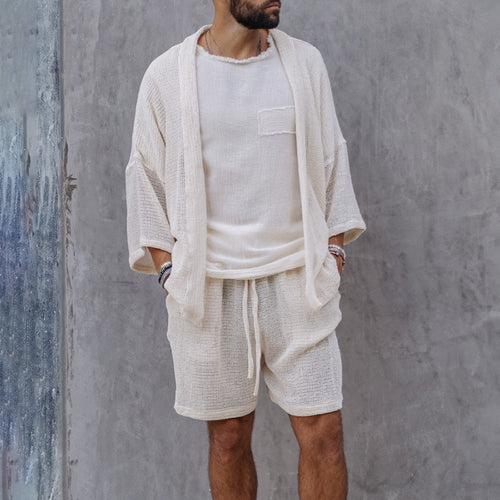 Herren luftiges Freizeit-Outfit mit Übergangsjacke und Shorts Echoarchiv