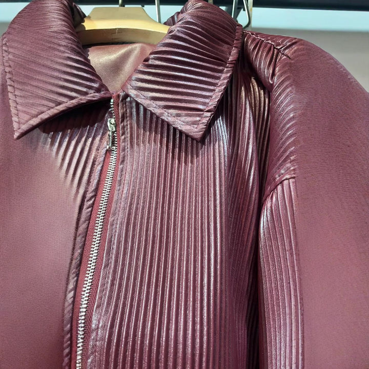 Damen nan plissierte Kunstleder-Bomberjacke mit Reißverschluss, Hemdkragen und elastischen Rippbündchen Echo Archiv