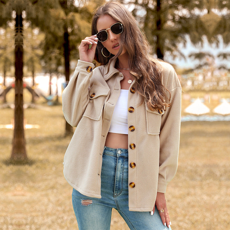Damen Oversized Teddy-Shacket mit Knopfleiste, aufgesetzten Pattentaschen und weichem Futter Echoarchiv