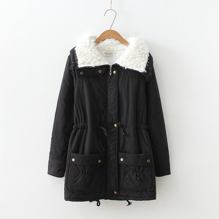 Damen winterlicher Parka mit kuscheligem Sherpa-Kragen, taillierendem Tunnelzug und aufgesetzten Klappentaschen – Montévia