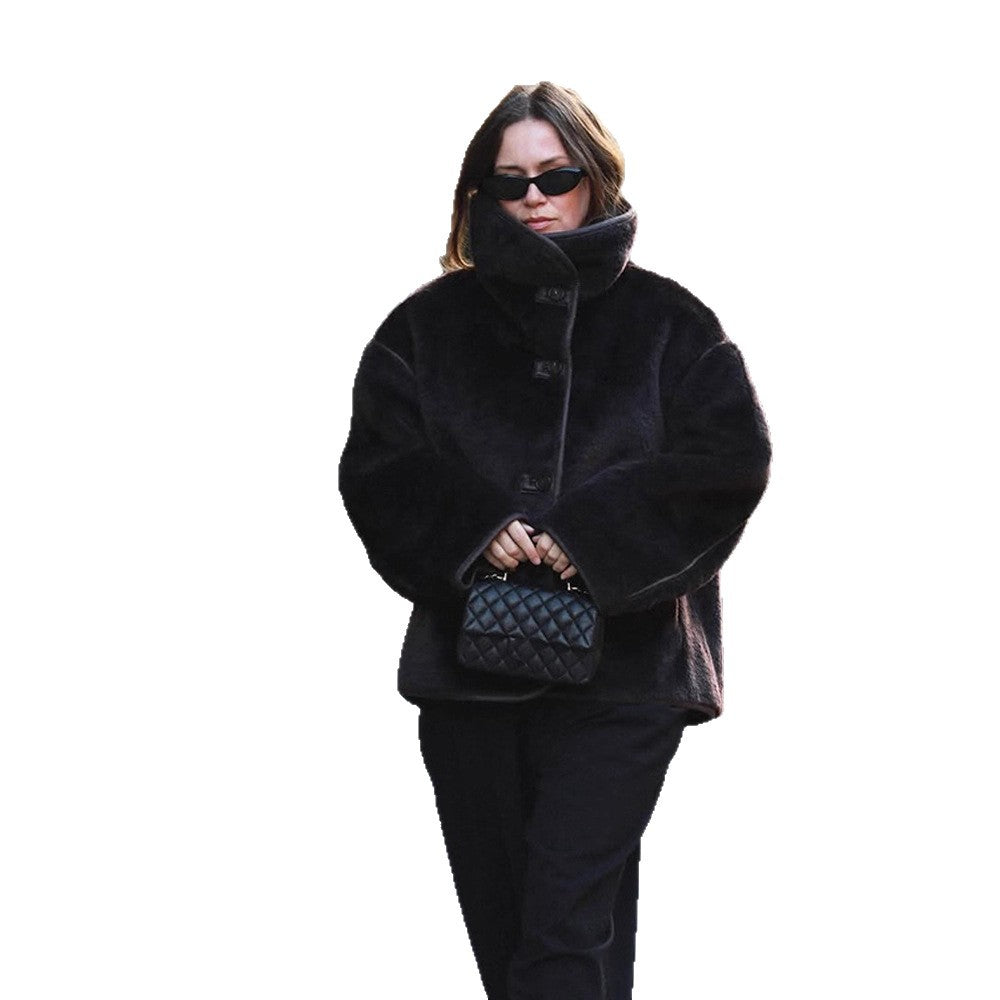 Damen Boxy-Fauxfur-Jacke mit voluminösem Schalkragen und kastiger Silhouette Echoarchiv