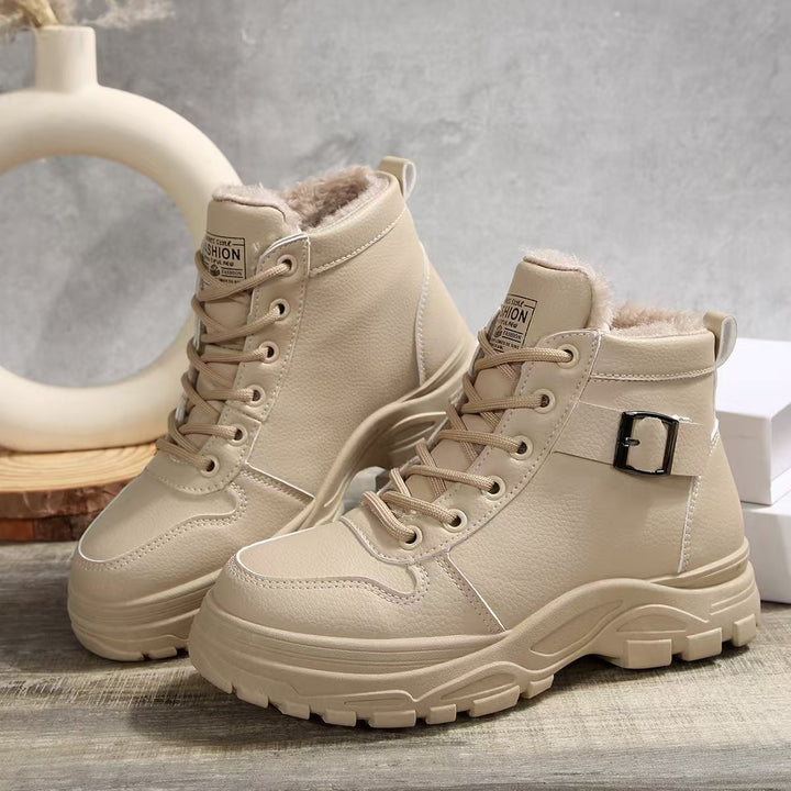 Damen  gefütterte Plateau-Schnürstiefelette mit dekorativer Metallschnalle und profilierter Gummilaufsohle Echo Archiv