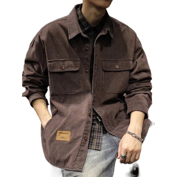 Herren Cord-Überhemdjacke mit aufgesetzten Brusttaschen und entspanntem Oversize-Schnitt Echoarchiv