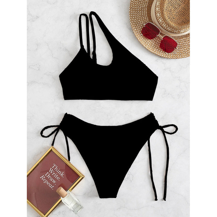 Damen asymmetrischer Bikini mit verstellbaren Trägern und hohem Beinausschnitt Echo Archiv