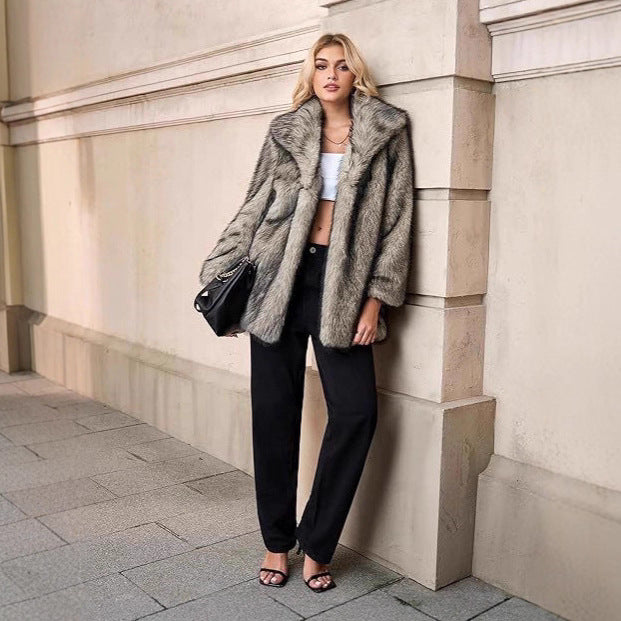 Damen Kurzer Faux‑Fur‑Mantel mit weitem Schalkragen, offener Front und Eingrifftaschen Echo Archiv