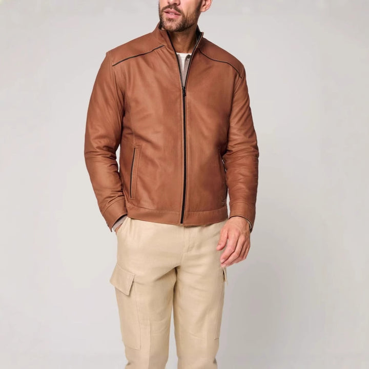 Herren modische Lederjacke mit klassischem Stehkragen und eleganten Akzenten Echoarchiv