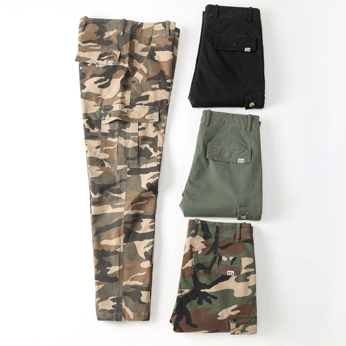 Herren Cargohose mit Tarnmuster und mehreren Utility-Taschen Echoarchiv