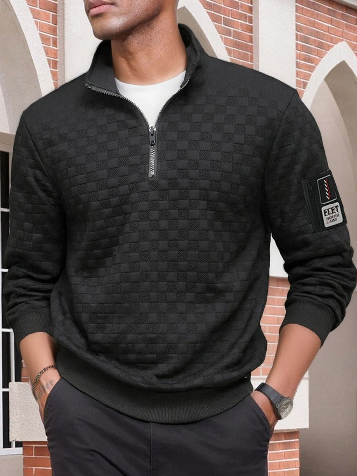 Herren strukturierter Stehkragen-Halbzip-Pullover mit Karosteppung, elastischen Bündchen und Ärmel-Patch – Norvane