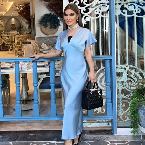 Damen Maxikleid mit elegantem Wickeloberteil und fließendem Saum Echo Archiv