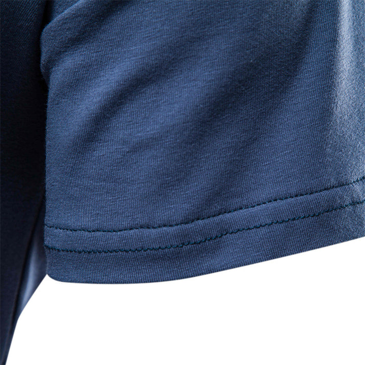 Herren Kurzarm-Shirt mit modernem Henley-Ausschnitt und Brusttasche Echoarchiv