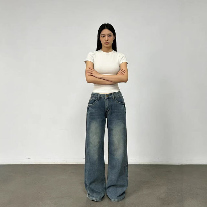 Damen weite High-Waist Jeans mit lässigem Schnitt und individuellen Waschungen Echo Archiv