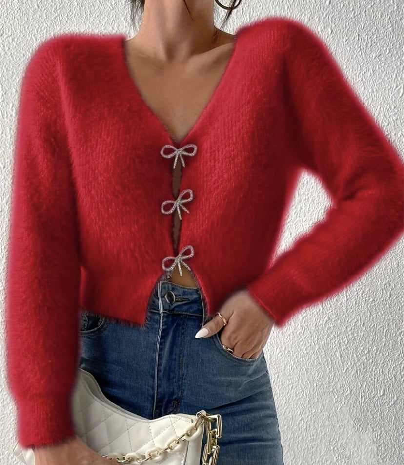 Damen Flauschiger Cropped-Cardigan mit V-Ausschnitt und Schleifen‑Verschlüssen – Veloura