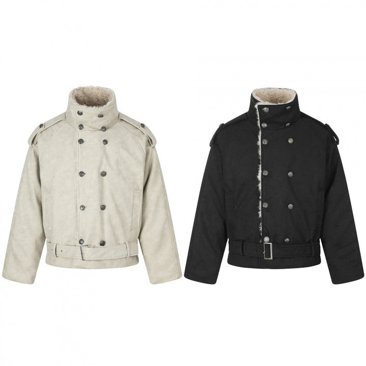 Herren Kurz geschnittene doppelt geknöpfte Aviator‑Jacke mit Teddyfutter, Stehkragen und Taillengürtel Echo Archiv
