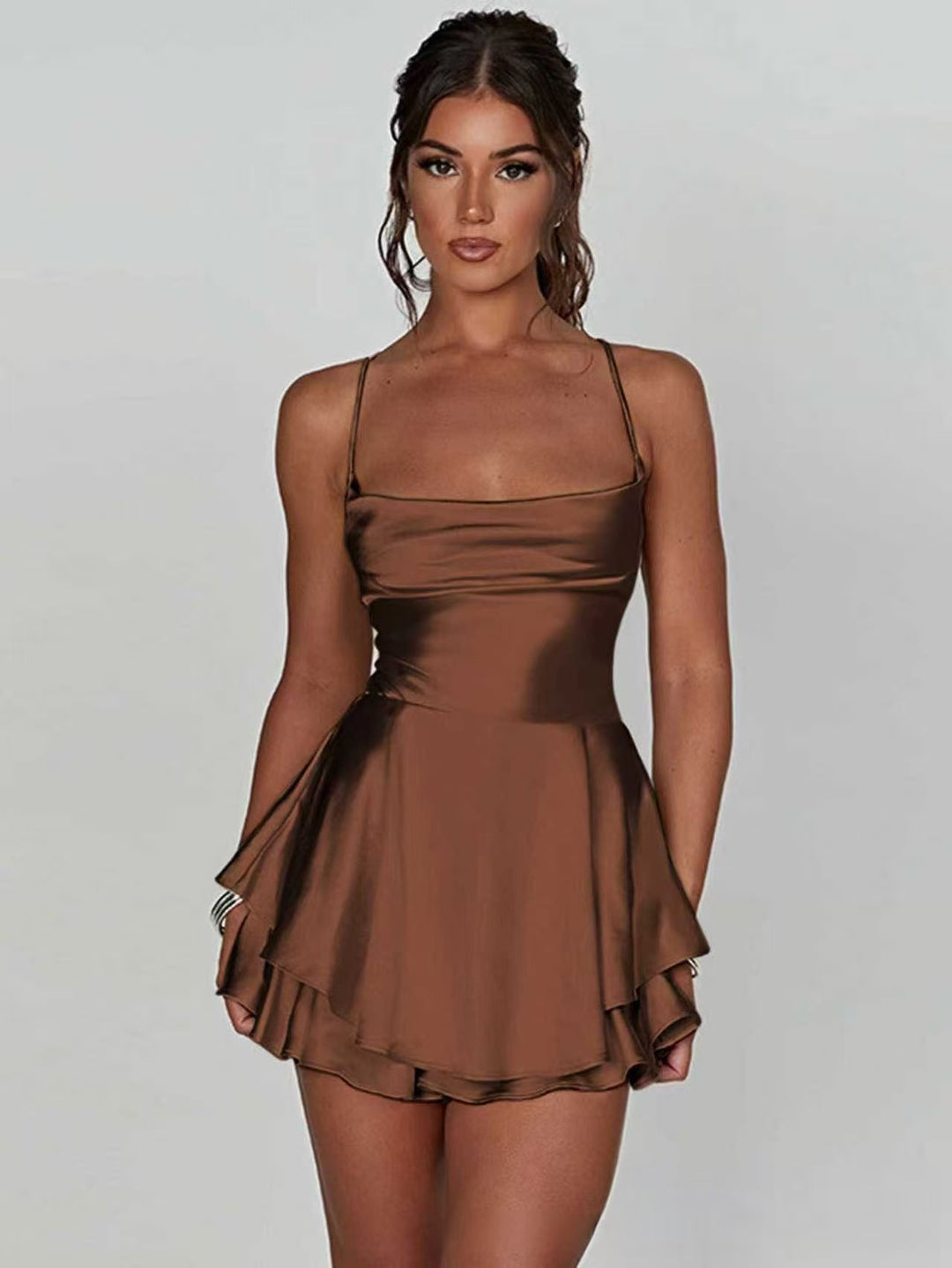 Damen Charmantes Minikleid mit Schichten und Spaghettiträgern Echo Archiv