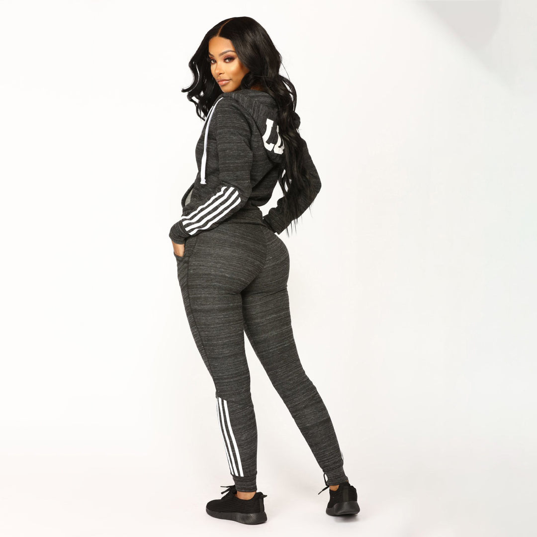 Damen sportliches Zip-Hoodie und Slim-Jogger-Set aus French-Terry mit kontrastierenden Streifen – Avérine