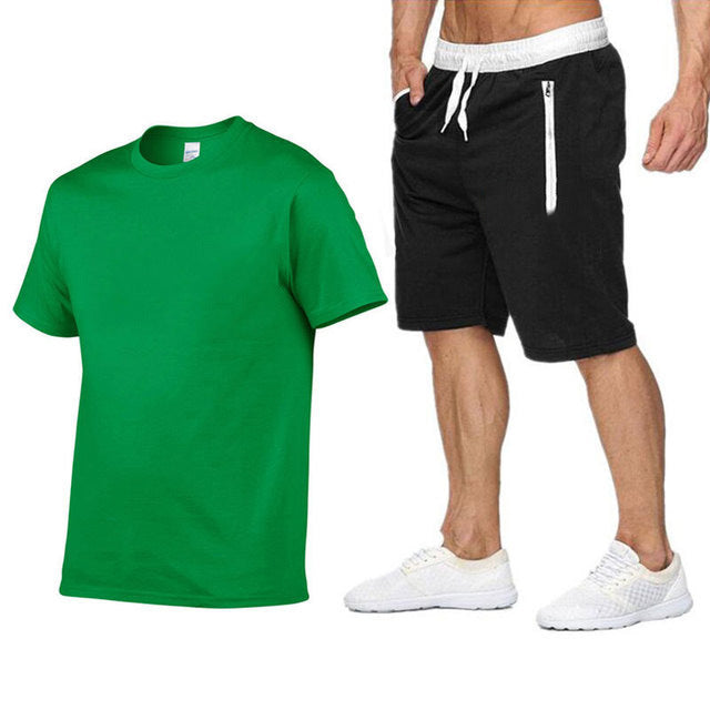 Herren sportliches T-Shirt und bequeme Shorts im lässigen Stil Echoarchiv