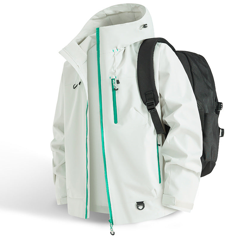 Herren funktionale Outdoor-Jacke mit verstellbarem Kapuzenzug und praktischen Reißverschlusstaschen Echoarchiv