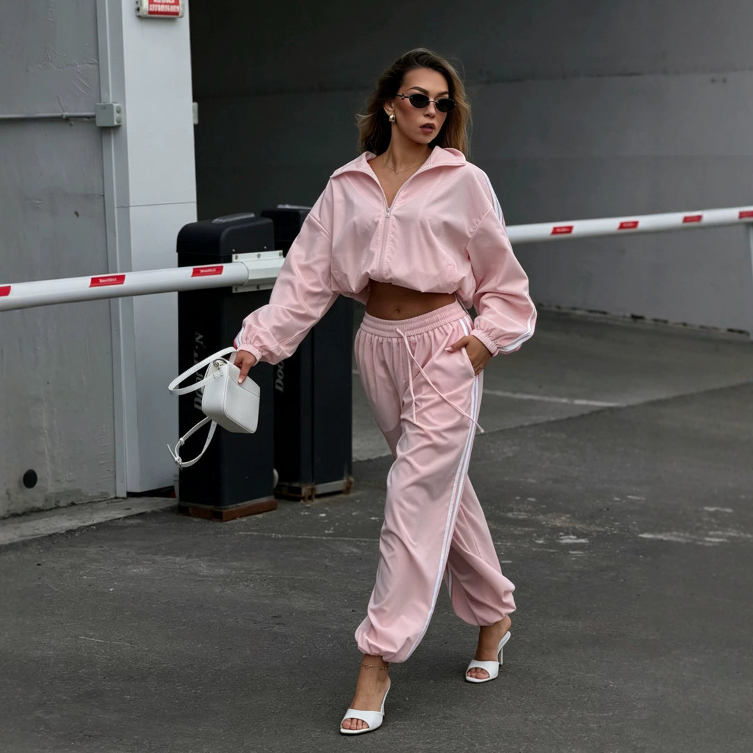 Damen Oversized kurz geschnittene Trainingsjacke und taillenhohe Jogginghose Set mit Seitenstreifen – Avérine