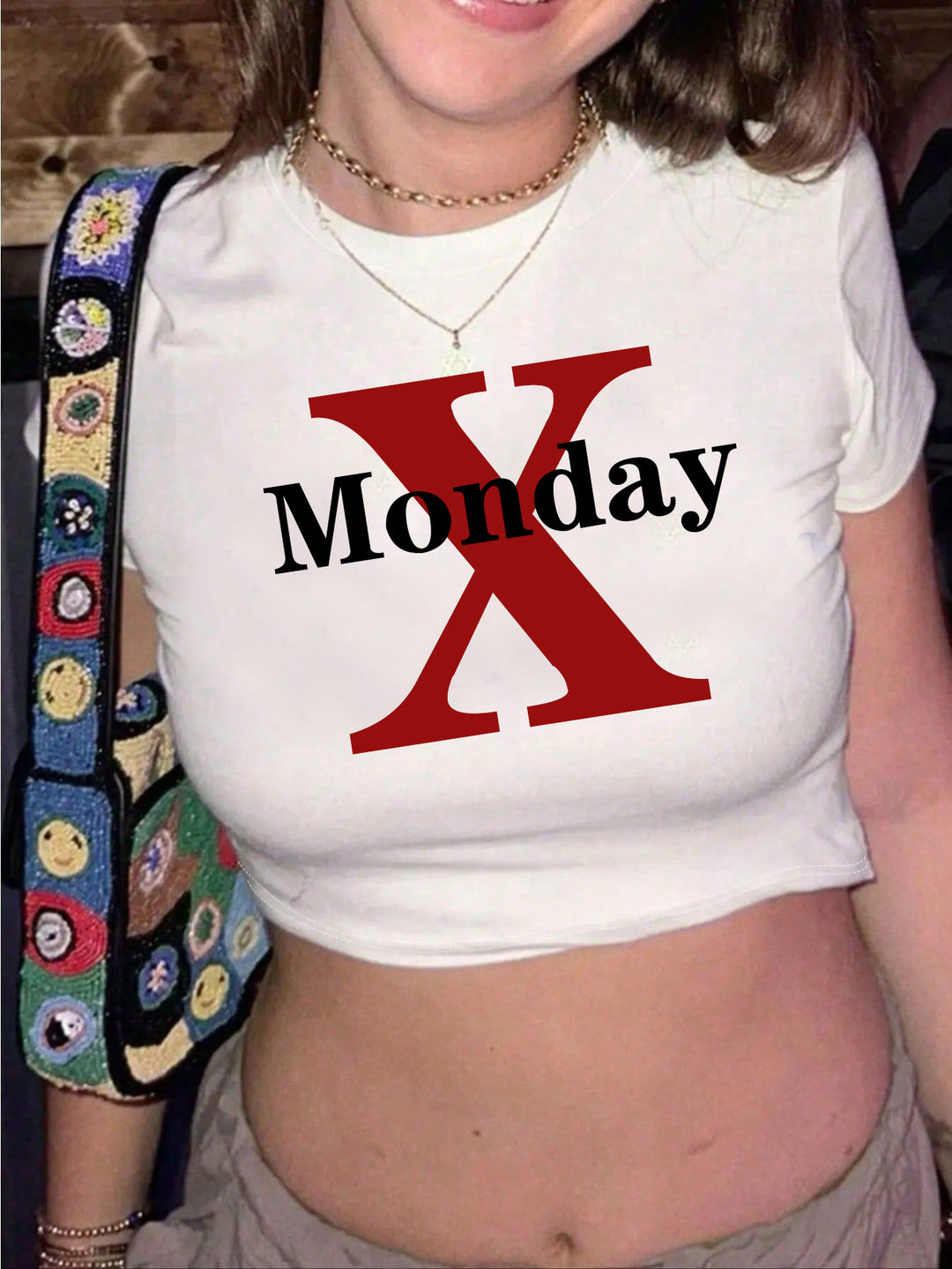 Damen Crop-T-Shirt mit kreativem Schriftzug und lässigem Schnitt Echo Archiv