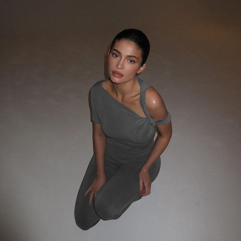 Damen Eleganter Einteiler mit asymmetrischem Schnitt und geschmackvollem Detail Echo Archiv