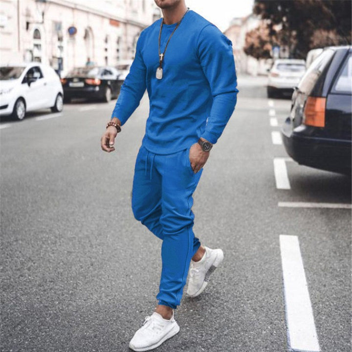Herren lässiges Sport-Outfit mit langärmligem Oberteil und Jogginghose Echoarchiv