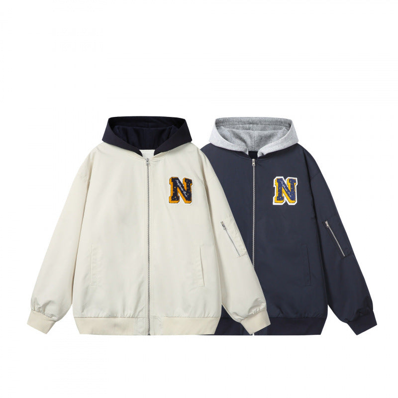 Herren College-Bomberjacke im Oversize-Stil mit Kapuzen-Einsatz und Logo-Patch Echo Archiv