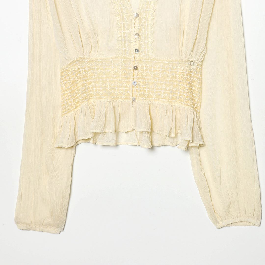 Damen leichte V-Neck Bluse mit Smok-Taillenband, Perlmuttknopfleiste und Volant-Saum – Élovi