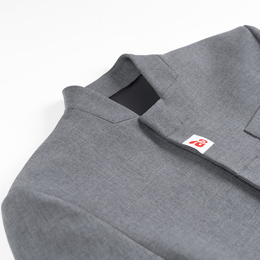Damen kurzer Boxy-Blazer mit verdeckter Knopfleiste Stehkragen und kontrastumschlagärmeln – Valéne