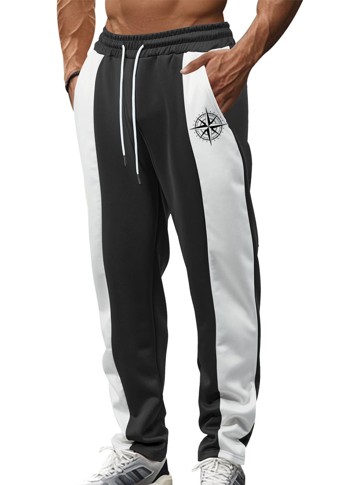 Herren nan sportive Trackpants mit seitlichen Kontrastbahnen elastischem Bund Kordelzug und Hirschstickerei Echo Archiv