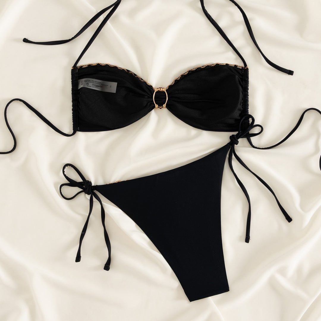 Damen Eleganter Bikini mit goldenen Akzenten Echo Archiv