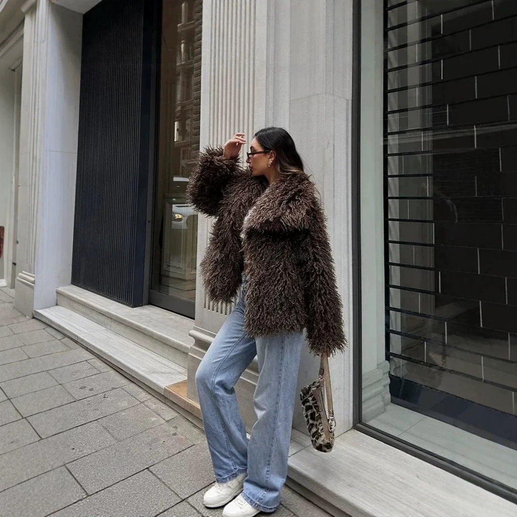 Damen Kurzjacke aus langflorigem Kunstpelz mit extra breitem Schalkragen Echo Archiv