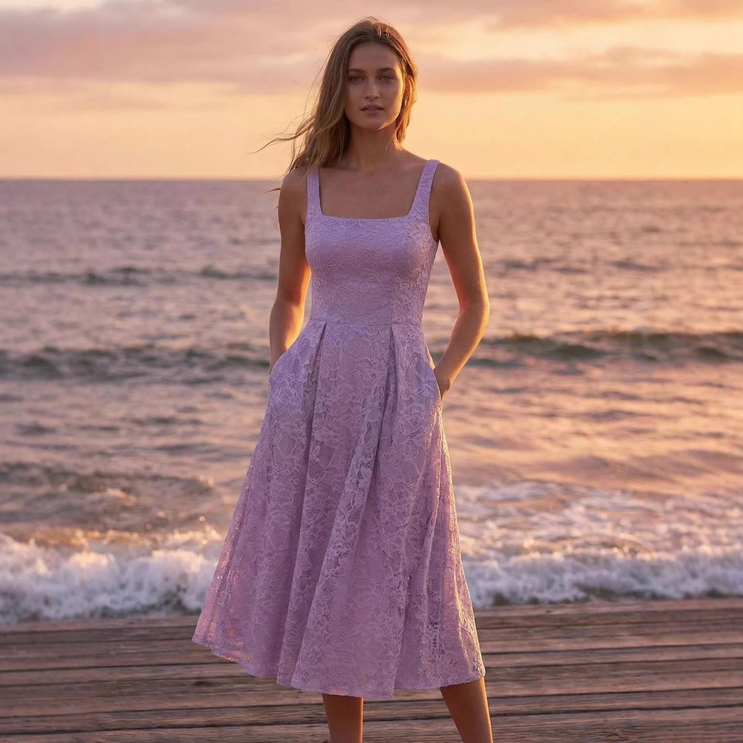 Damen Spitzen-Maxikleid im A-Linien-Stil mit tiefem Ausschnitt und taillierter Silhouette Echo Archiv