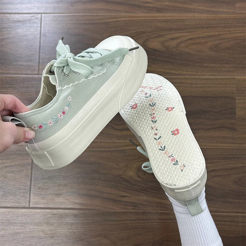 Damen Trendige Freizeitsneaker mit verspielten Rüschen-Details und dämpfender Sohle Echo Archiv