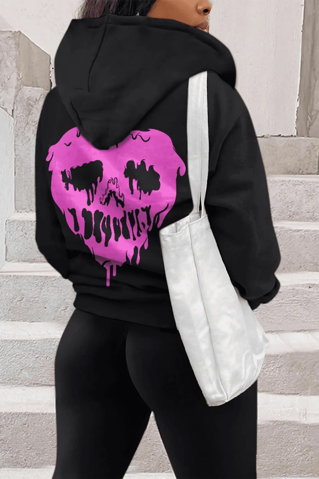 Herren Kapuzenpullover mit einzigartigem Totenkopfdesign Echoarchiv