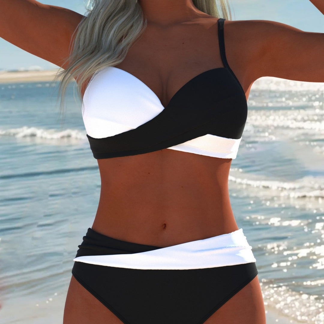 Damen Bikini-Set mit raffiniertem Wickeldesign und kontrastierenden Farben Echo Archiv